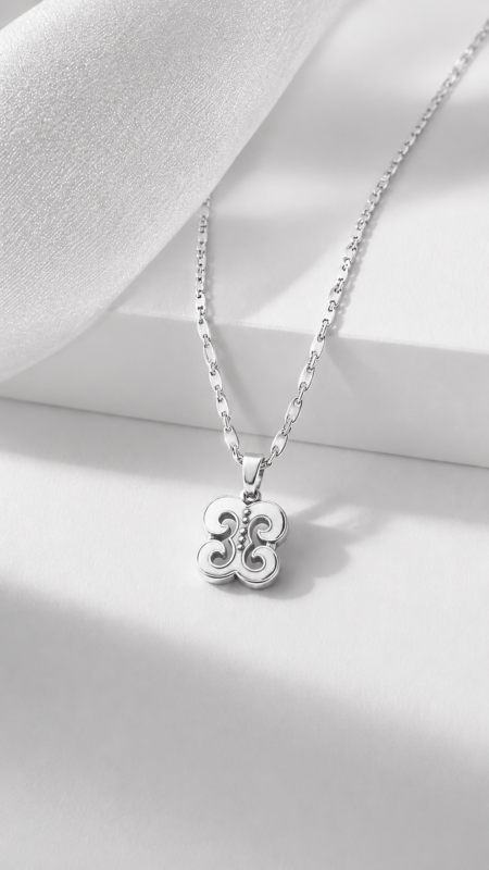 Soft Power "Dwennimmen" Necklace